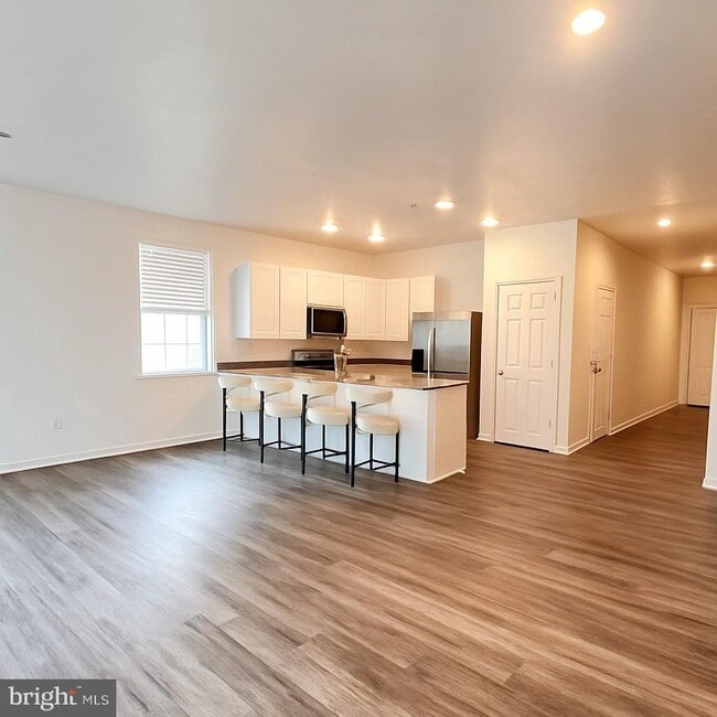 Building Photo - 229 Caterpillar Dr