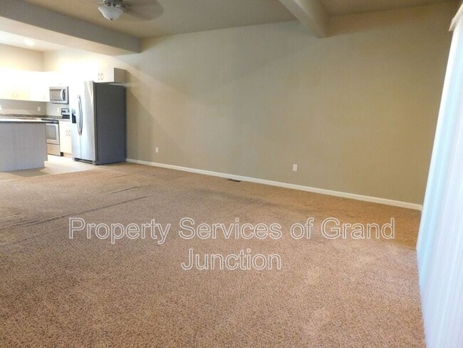 Building Photo - 1546 Poplar Dr