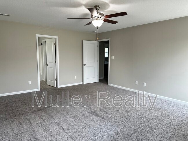 Building Photo - 7959 Cambridge Reserve Dr