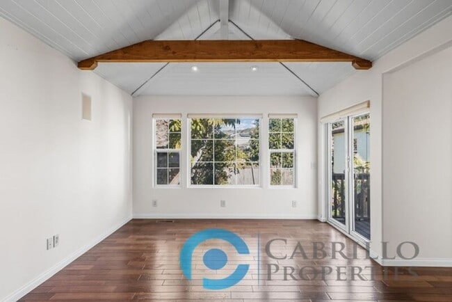 Building Photo - 7940 La Jolla Shores Dr