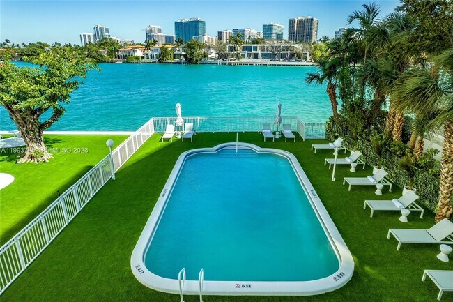 Building Photo - 9881 E Bay Harbor Dr