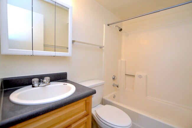 Building Photo - Beautiful 2 bedroom and 2 bath in Phoenix!