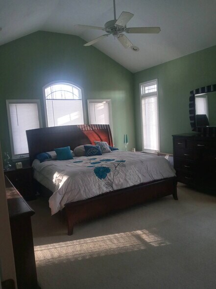 Building Photo - 2454 E Herbison Rd