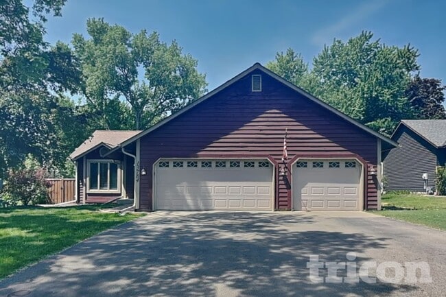 Building Photo - 13784 Yosemite Ave S