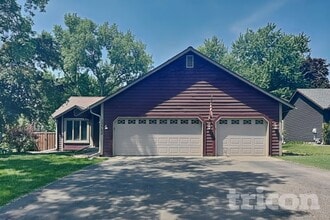 Building Photo - 13784 Yosemite Ave S