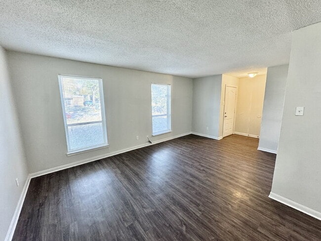 Building Photo - 4079 Forest View Dr