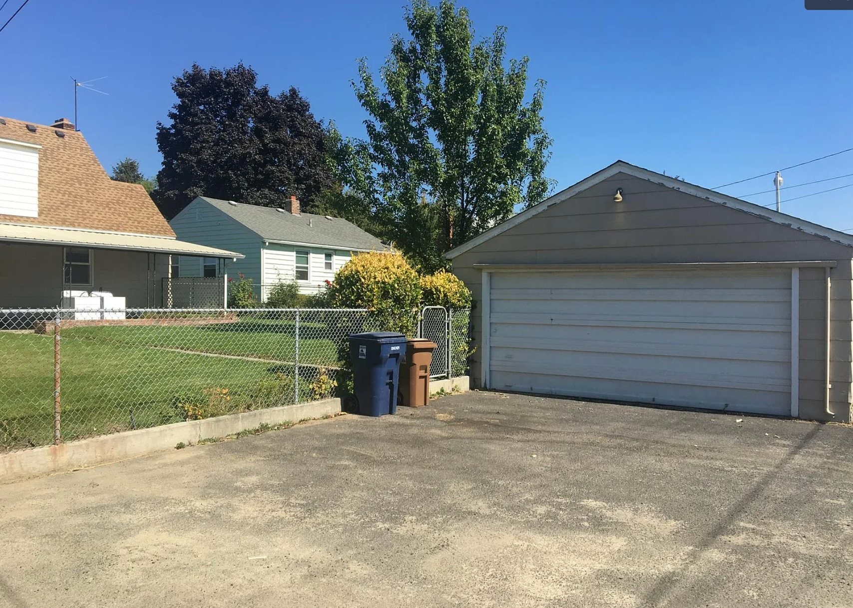 Building Photo - 2827 W Sanson Ave