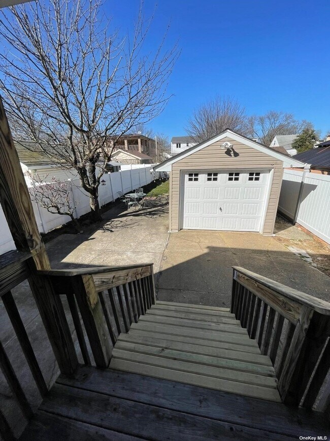 Building Photo - 239-15 88th Ave