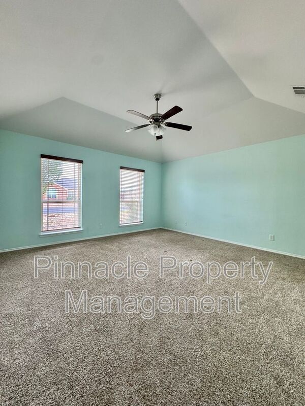 Building Photo - 4925 Scarlet Oak Dr