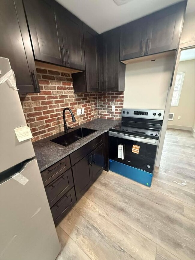 Building Photo - Steel Hollow Cottage Community