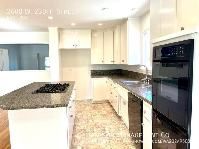 Building Photo - 2608 W 230th St