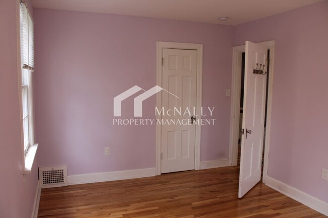 Building Photo - 5 Bedroom, 4 Bathroom Historic Tacoma Home