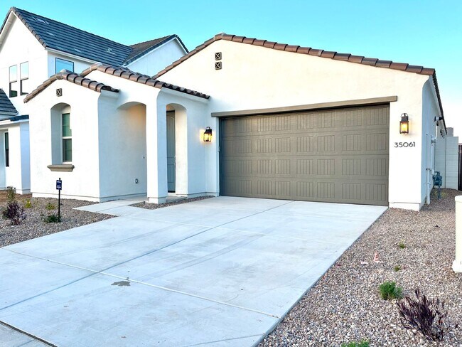 Building Photo - Single level, 4Bedrooms/3Bath TollBrother ...