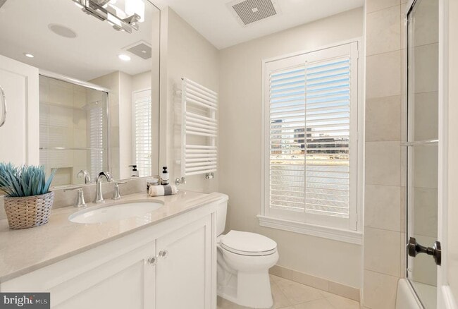 Building Photo - 622 Ponte Villas N
