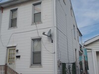 Building Photo - 1021 Monument St