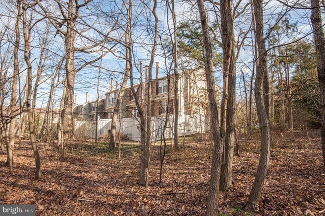 Building Photo - 1598 Woodcrest Dr