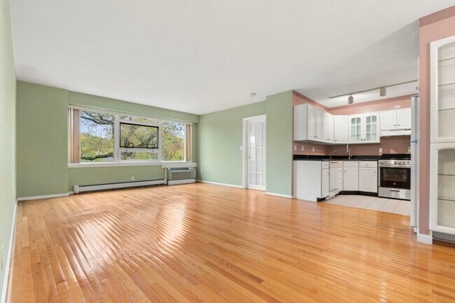 Building Photo - 10 Hammond Pond Pkwy