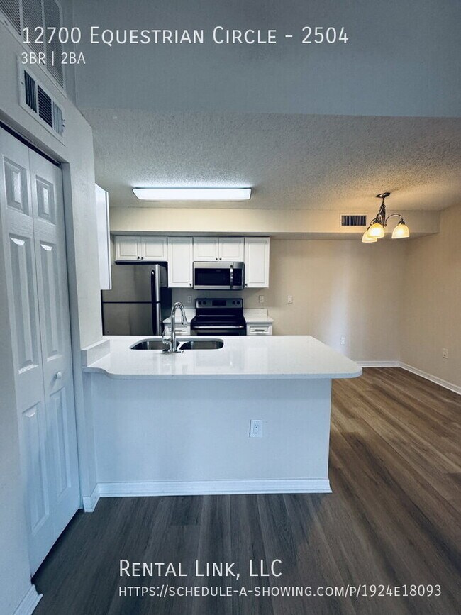 Building Photo - 12700 Equestrian Cir