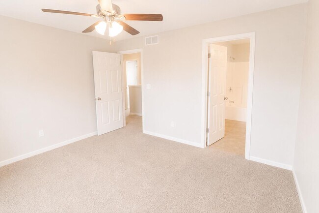 Building Photo - 4005 Snowy Owl Dr