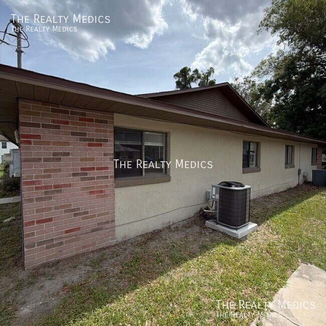 Building Photo - 2020 NW 43rd St
