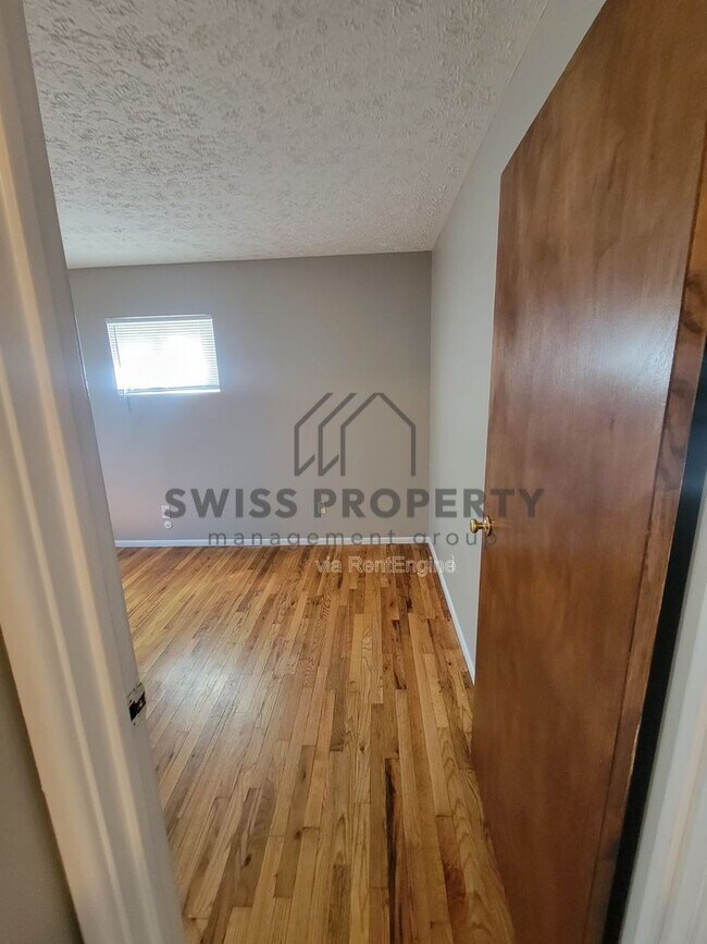 Building Photo - 2928 Landon Dr