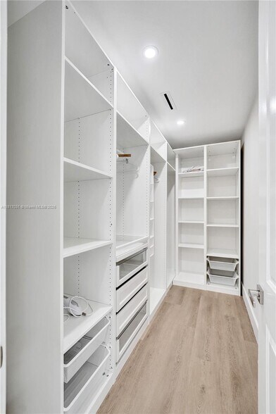 Building Photo - 1619 NW 11th Ave