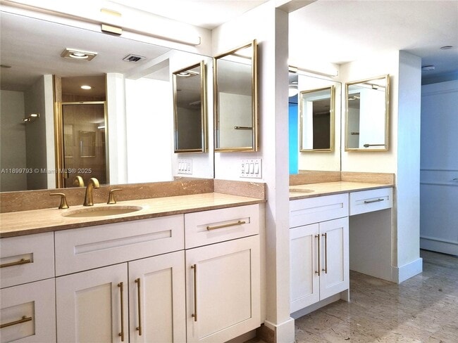 Building Photo - 4101 N Ocean Blvd