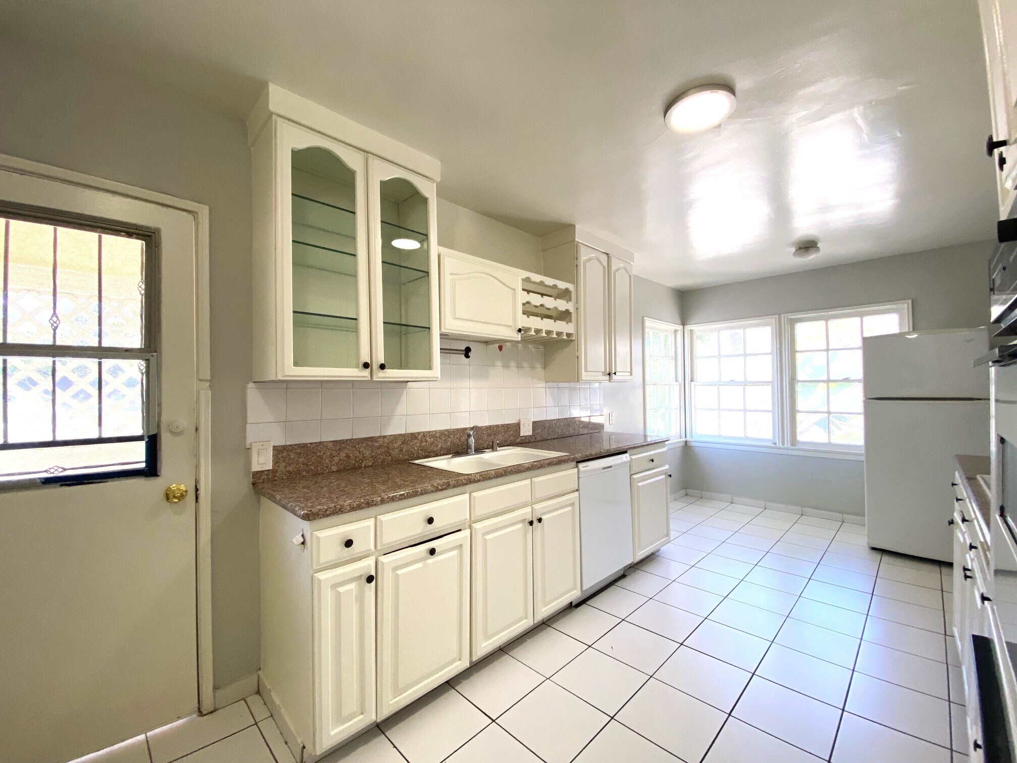 Building Photo - 10682 Kinnard Ave