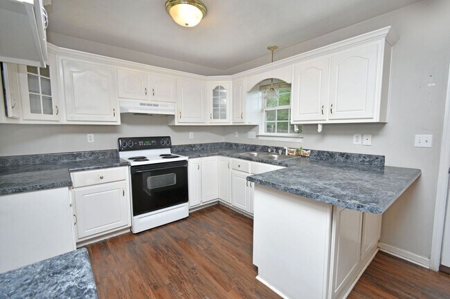 Building Photo - 3544 Mutimer Dr