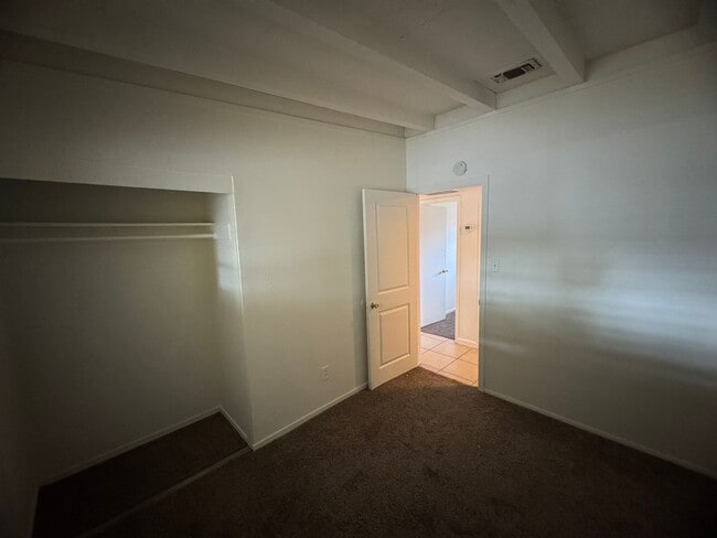 Building Photo - Spacious 4 Bedroom Home in West Sac