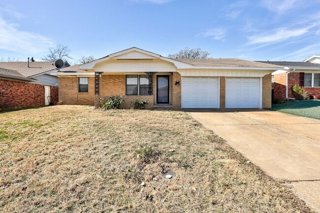 Building Photo - First Full Month's Rent Free! Spacious 3BD/1.BTH Home in Spencer