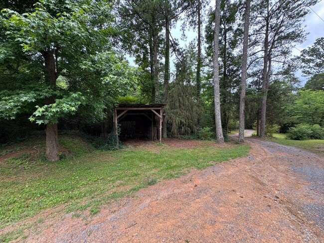 Building Photo - Private 3/2.5 Home with bonus room- $1,895