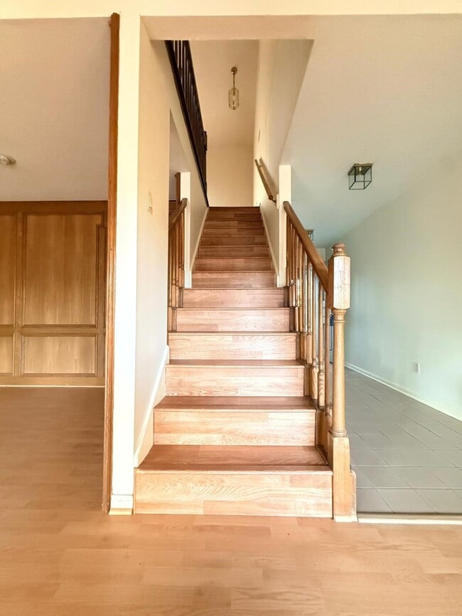 Building Photo - 16214 Dunmoor Dr