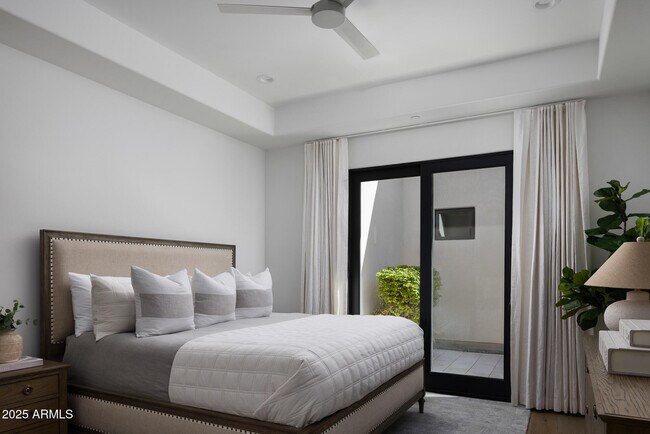 Building Photo - 7730 N Mockingbird Ln