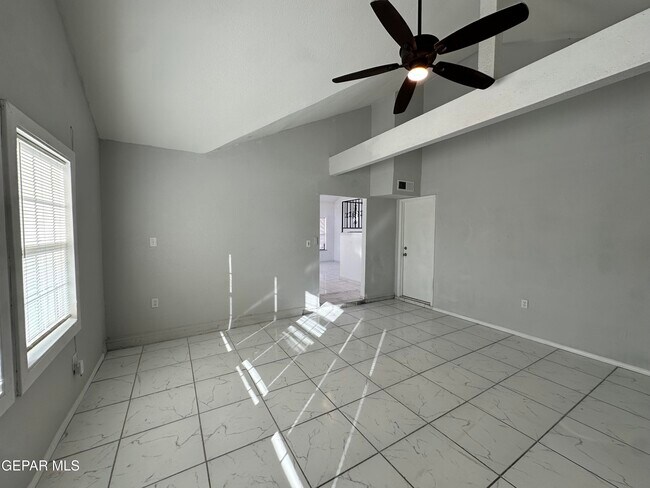 Building Photo - 10960 Joe Dimaggio Cir