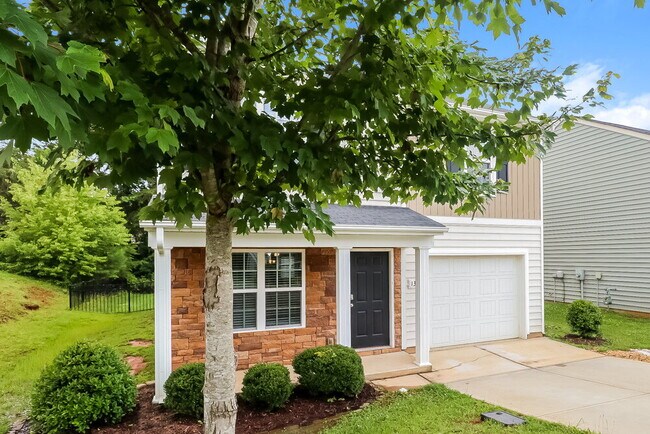 Building Photo - 137 Autumn Bluff Cir