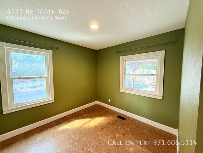 Building Photo - 4131 NE 105th Ave