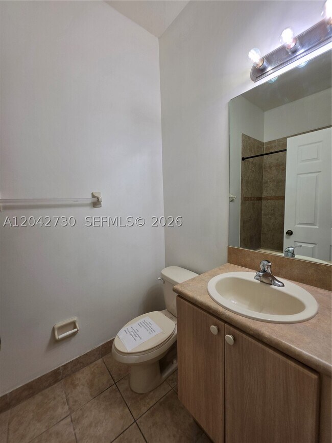 Building Photo - 4906 SW 141st Ave