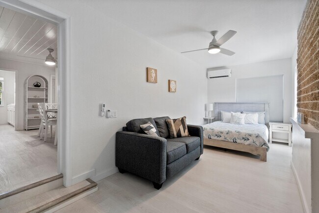 Building Photo - 670 Hernando St