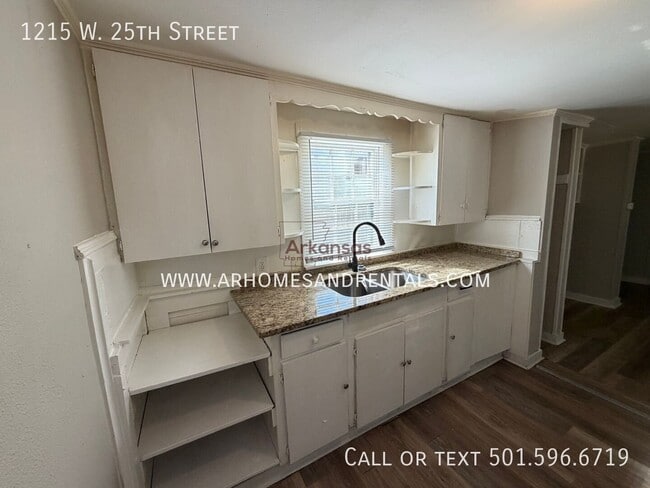 Building Photo - 1215 W 25th St