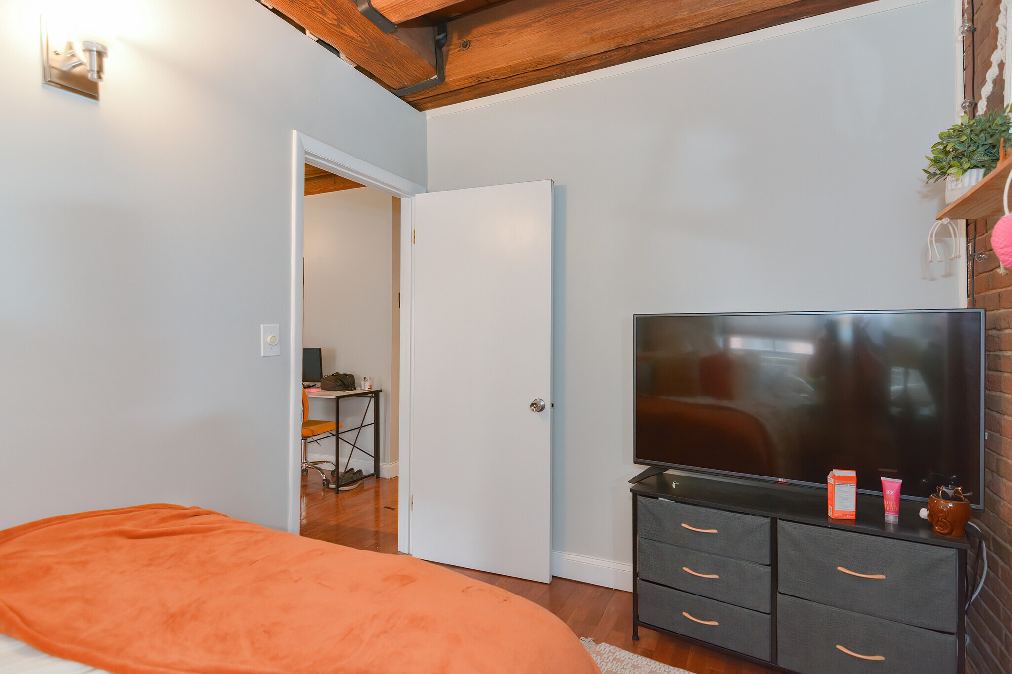 Building Photo - 99 Fulton St