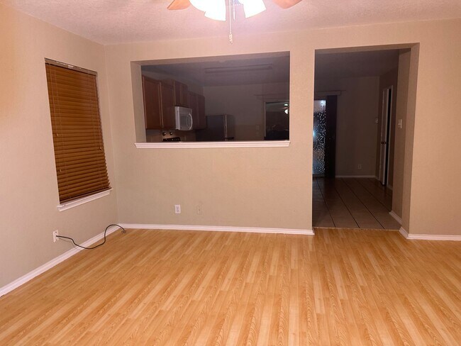 Building Photo - 10106 Figaro Canyon