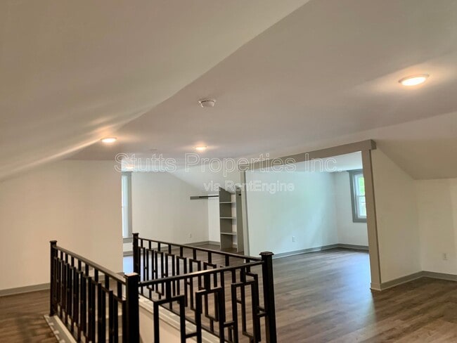 Building Photo - 617 Howell St