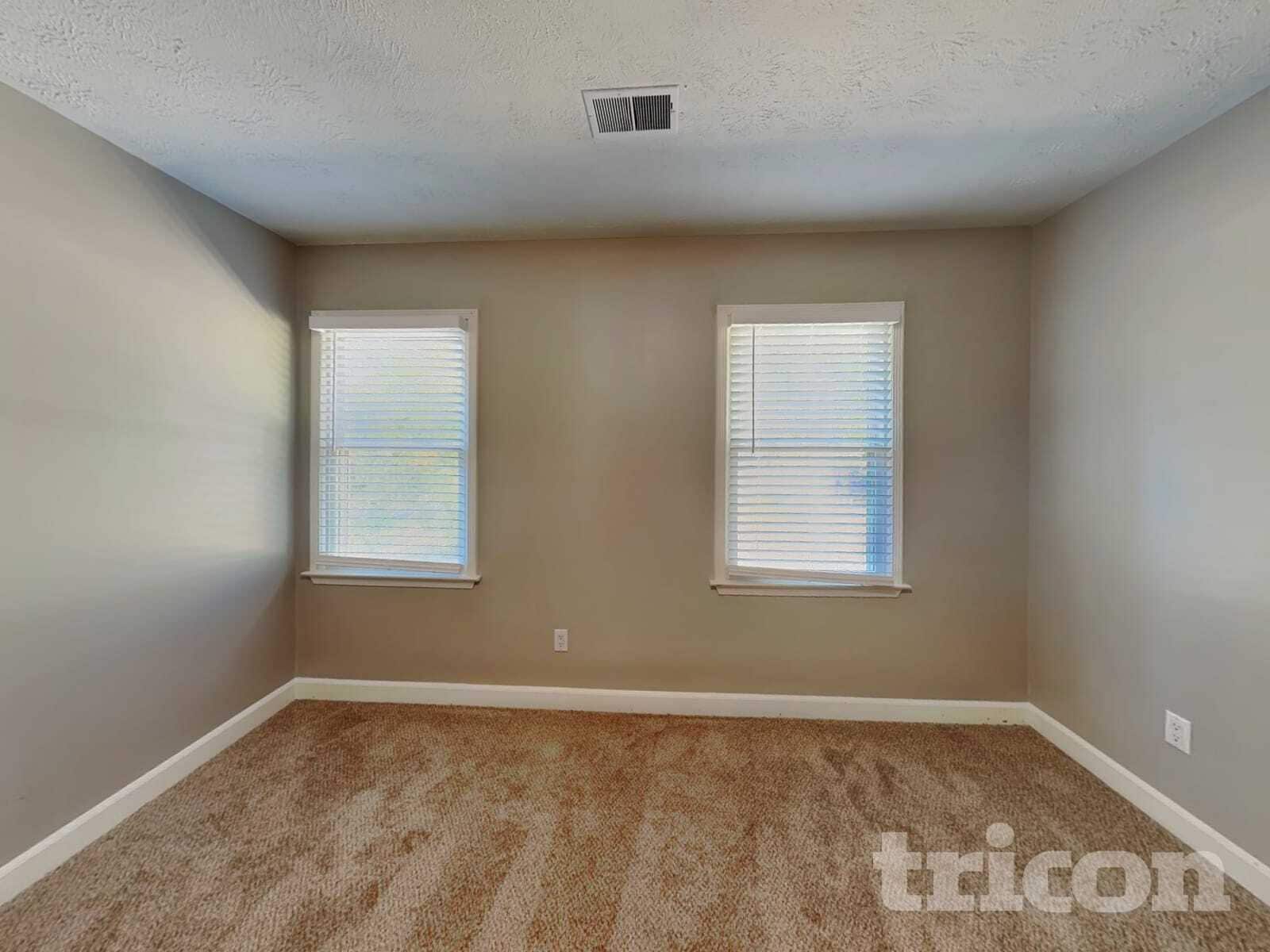 Building Photo - 125 Tanglewood Dr