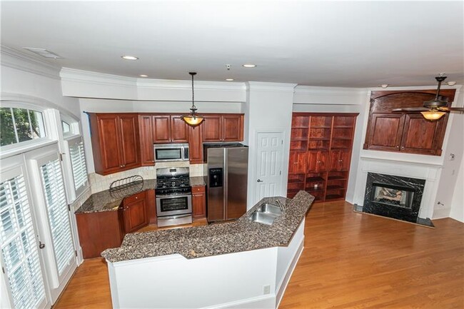Building Photo - 778 Clifton Heights Ln NE