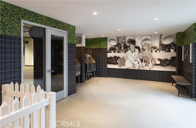 Building Photo - 565 Anton Blvd