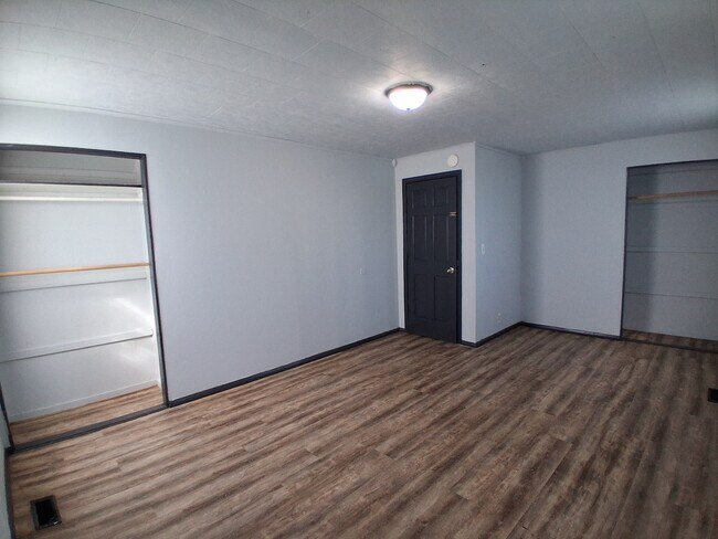 Building Photo - 1112 Glenwood Dr