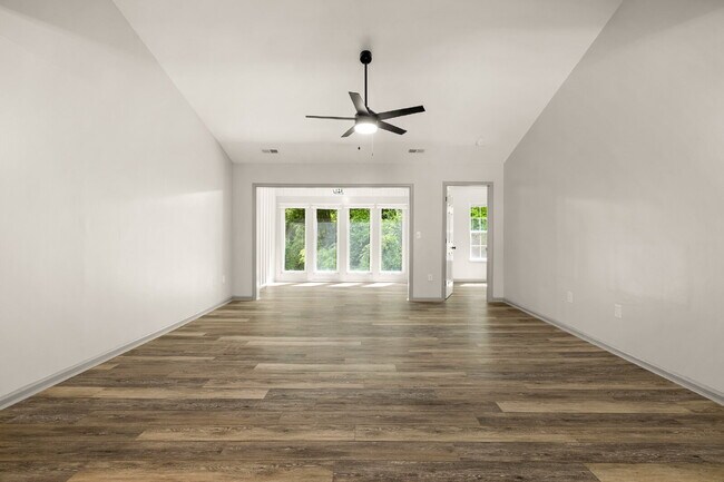 Building Photo - Fully Renovated 2 Bedroom 2 Bathroom Condo in Prime Rock Hill Location.