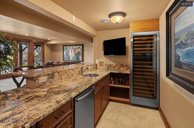 Building Photo - Executive Rental in Black Bull – Fully Fur...