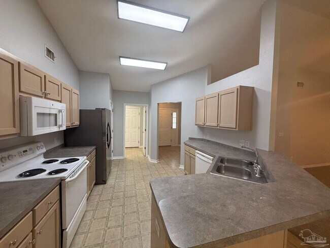 Building Photo - 4902 Chads Cir